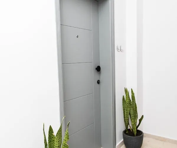 #avant_garde #beach 2',downtown 5'